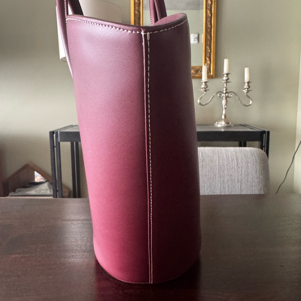 LITTLE LIFFNER
NWOT. Tulip shoulder bag (Burgundy) - Picture 4 of 9
